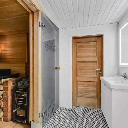 With Sauna Lejlighed